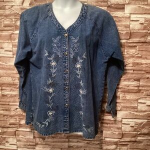 Premier international EmbroideredButton-Up Top XL